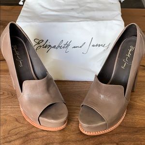 Elizabeth and James taupe leather heels size 7 1/2